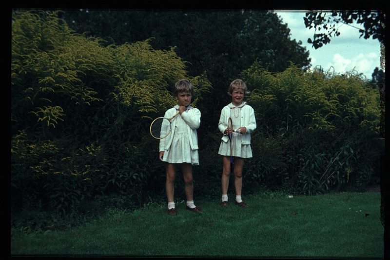 22.Delft aug 1968 Brigitte,Marion.JPG